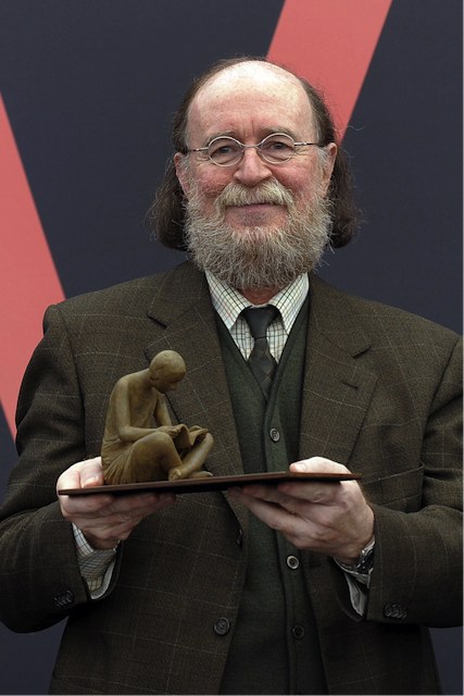 Joaquín Díaz con el premio